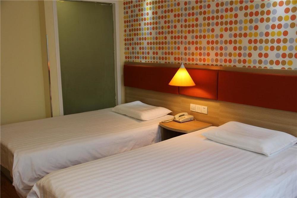 Home Inn Chengdu Kuanzhai Alley New City Square Екстериор снимка