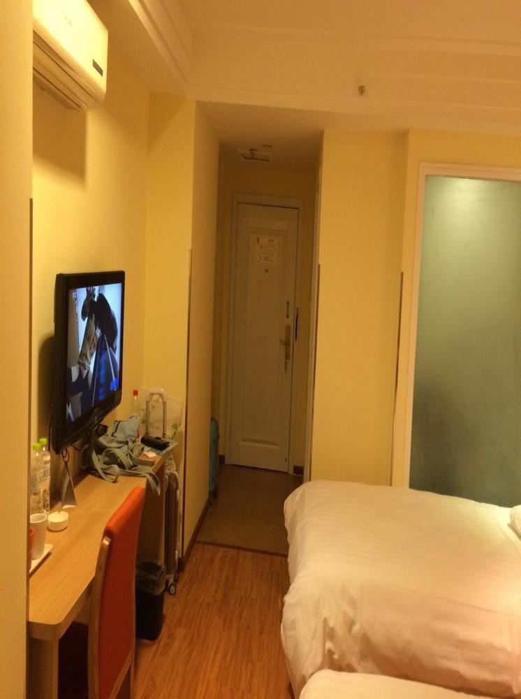 Home Inn Chengdu Kuanzhai Alley New City Square Екстериор снимка