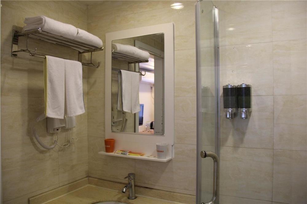 Home Inn Chengdu Kuanzhai Alley New City Square Екстериор снимка