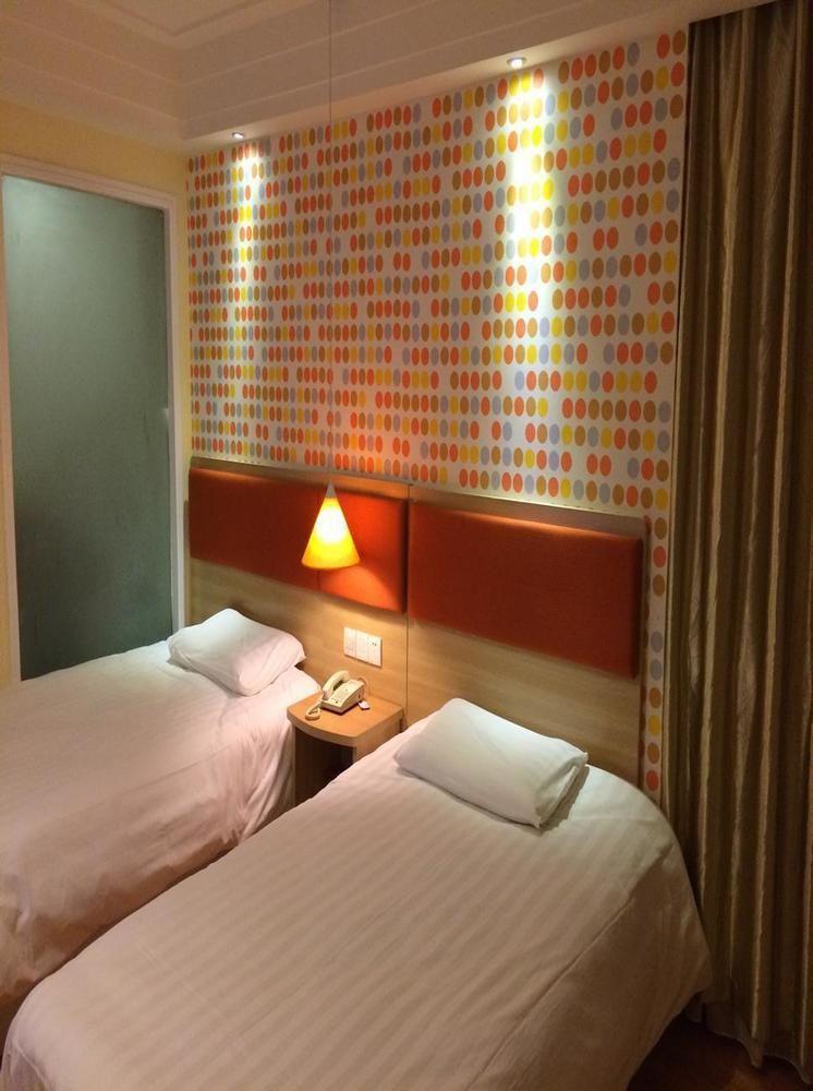 Home Inn Chengdu Kuanzhai Alley New City Square Екстериор снимка