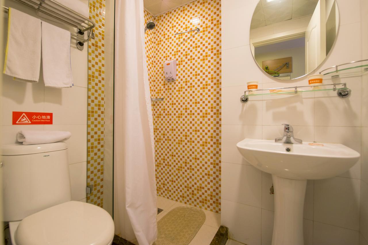Home Inn Chengdu Kuanzhai Alley New City Square Екстериор снимка