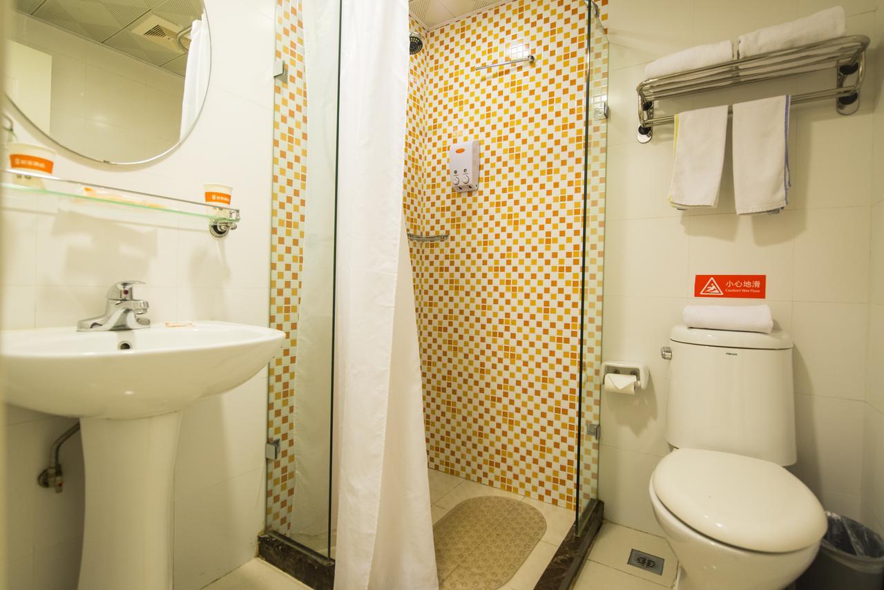 Home Inn Chengdu Kuanzhai Alley New City Square Екстериор снимка