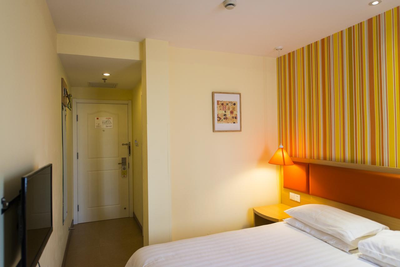 Home Inn Chengdu Kuanzhai Alley New City Square Екстериор снимка